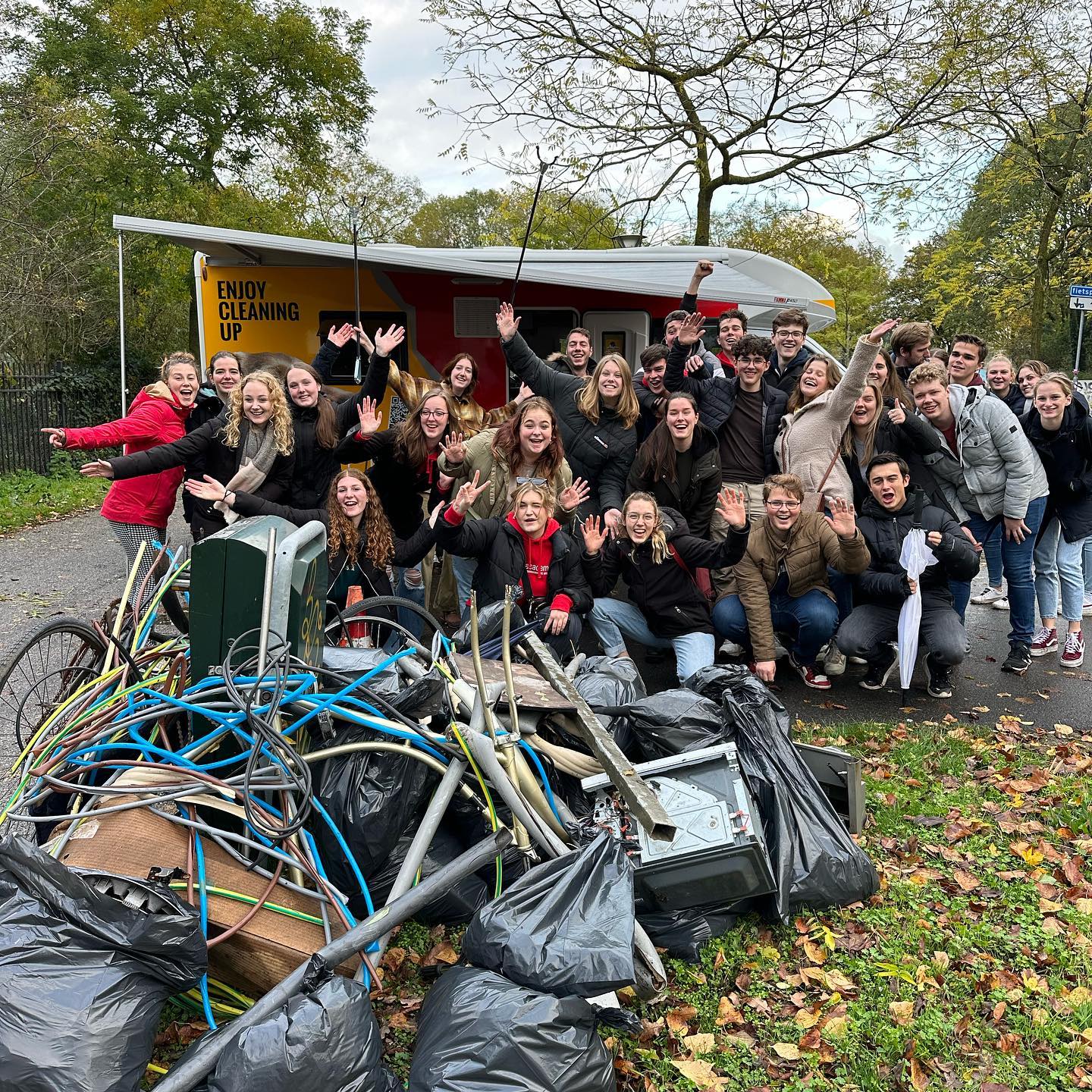 Cleanup in actie met groep vrijwilligers
